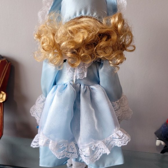 Beautiful Little Bo Peep Porcelain Doll - Picture 4 of 5